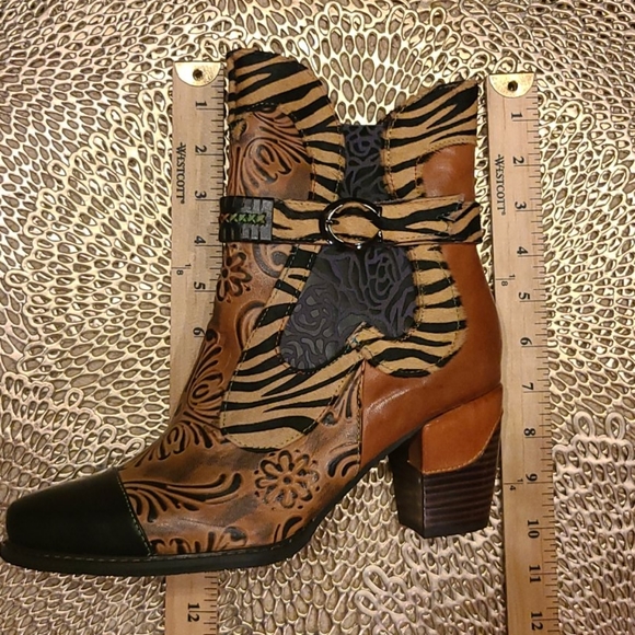 Trubelle Boho Handcrafted Leather & Tiger Print Booties Size 10 - Picture 9 of 16
